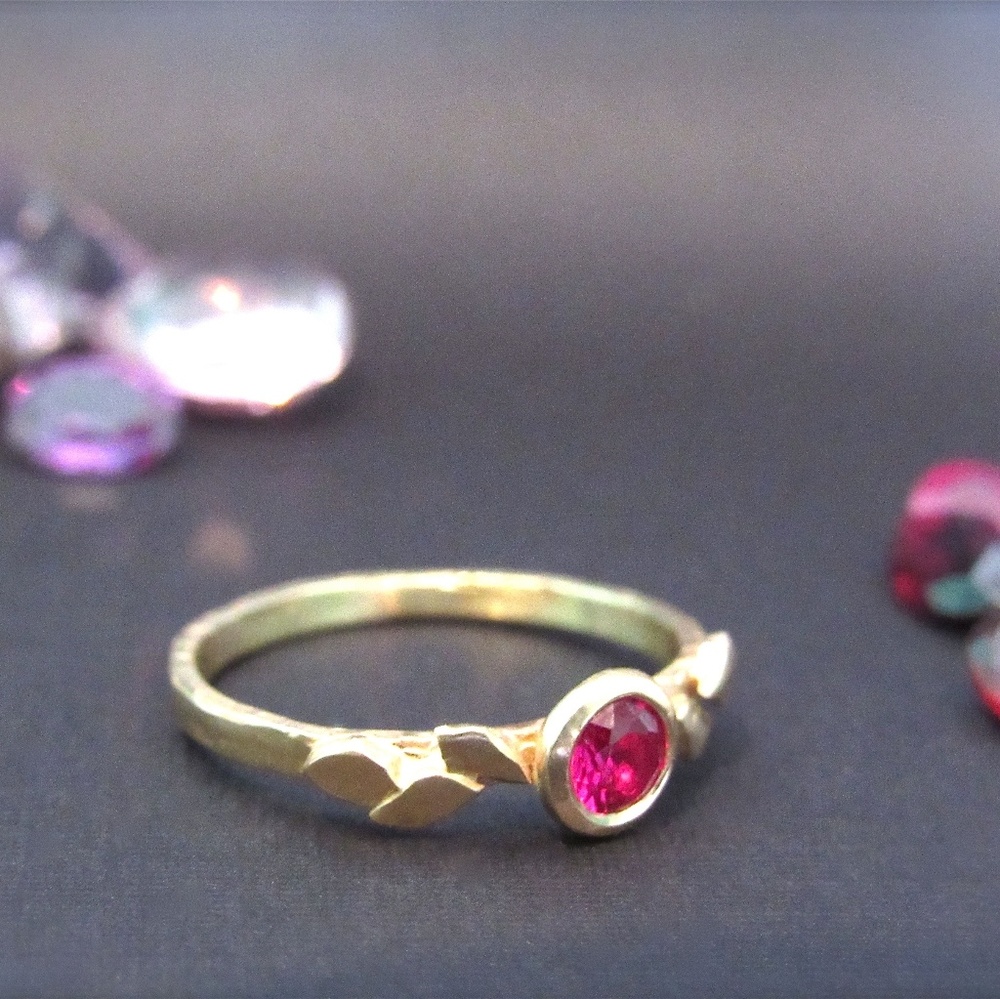 14K yellow solid gold ring set with ruby. handmade - Picture 7 of 8